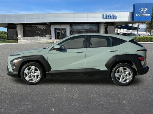2024 Hyundai KONA SE