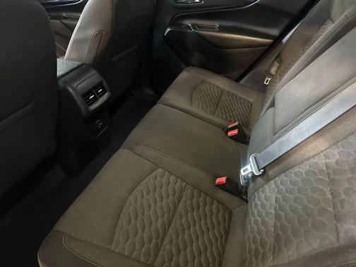 Silver Ice Metallic 2020 Chevrolet Equinox 1LT