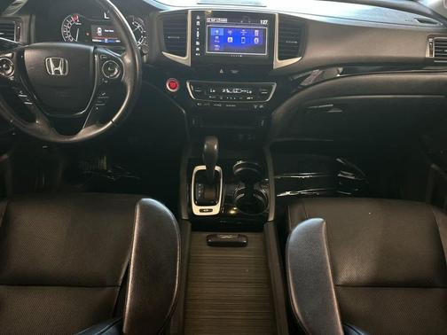 Gray 2017 Honda Ridgeline RTL-E