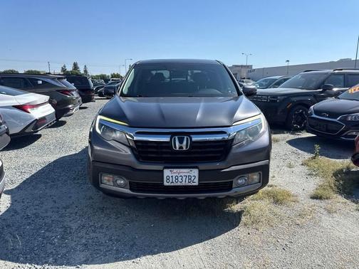 Gray 2017 Honda Ridgeline RTL-E