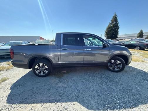 Gray 2017 Honda Ridgeline RTL-E