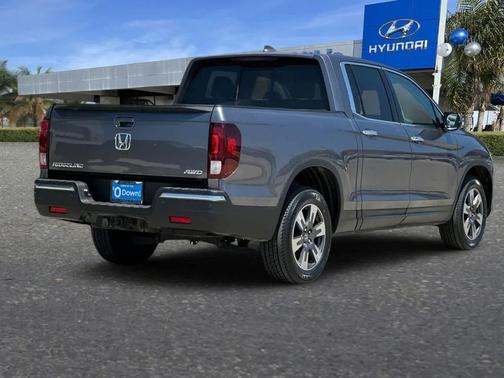 Gray 2017 Honda Ridgeline RTL-E