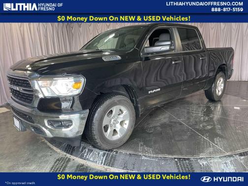 Diamond Black Crystal Pearlcoat 2024 RAM 1500 Big Horn/Lone Star
