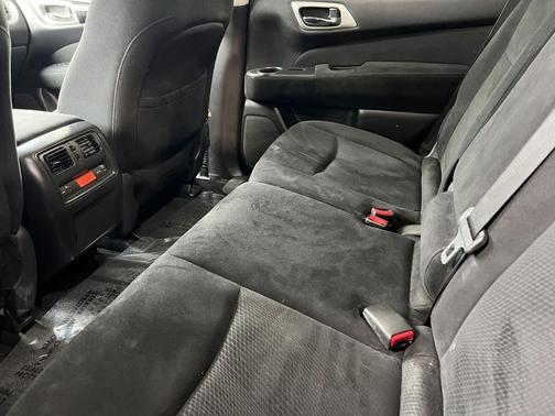 2015 Nissan Pathfinder SV