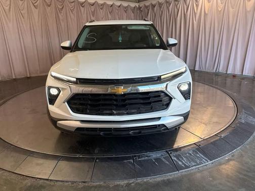 Summit White 2024 Chevrolet Trailblazer LT