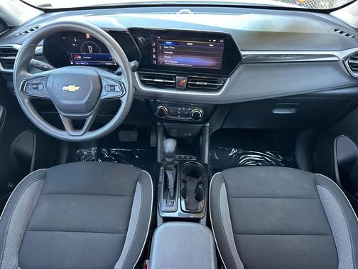 Summit White 2024 Chevrolet Trailblazer LT
