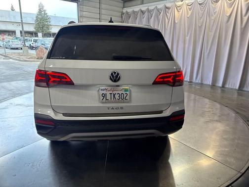 Pure White 2022 Volkswagen Taos S