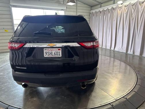 Mosaic Black Metallic 2021 Chevrolet Traverse LS