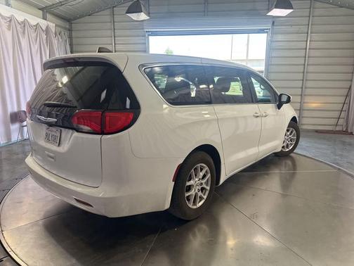 Bright White Clearcoat 2023 Chrysler Voyager LX