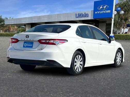2018 Toyota Camry LE