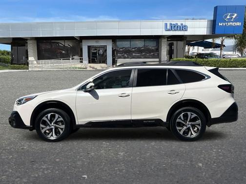 Crystal White Pearl 2022 Subaru Outback Limited