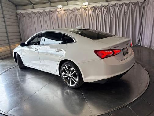 Summit White 2022 Chevrolet Malibu LT