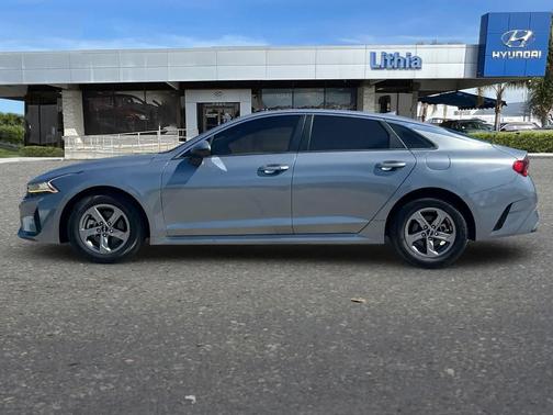 Everlasting Silver 2022 Kia K5 LXS