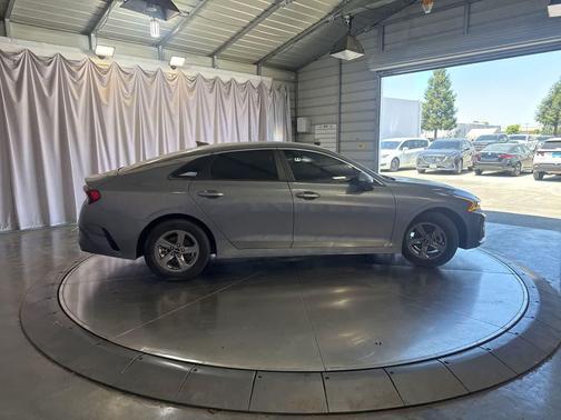 Everlasting Silver 2022 Kia K5 LXS