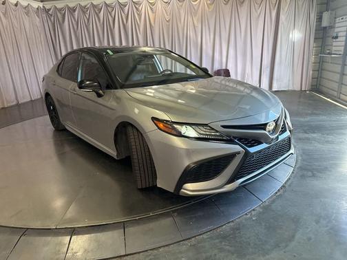 Celestial Silver/Midnight Black Metallic 2021 Toyota Camry XSE