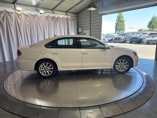 Candy White 2012 Volkswagen Passat 2.5 S