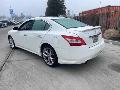 2010 Nissan Maxima SV