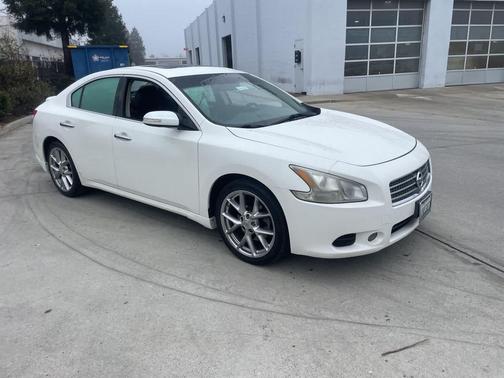 2010 Nissan Maxima SV