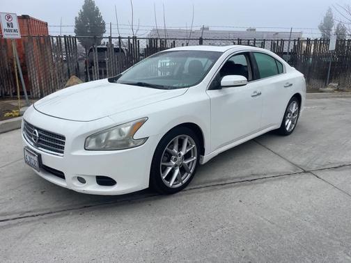 2010 Nissan Maxima SV