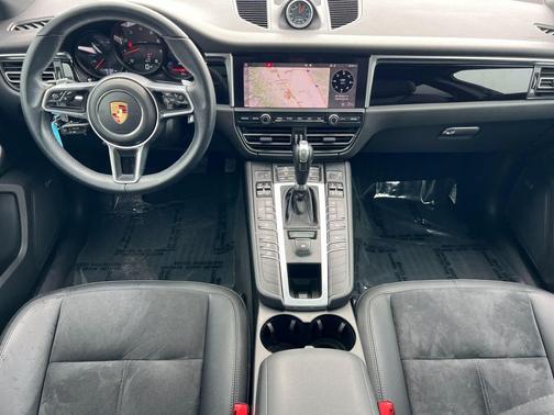 2019 Porsche Macan AWD