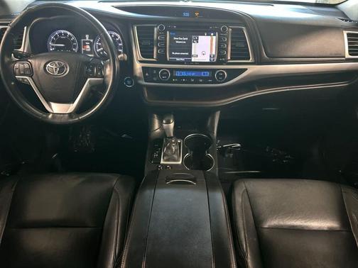 Predawn Gray Mica 2016 Toyota Highlander XLE