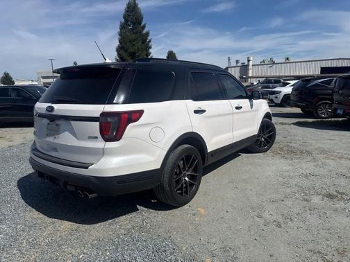 WHITE PLATINUM MET TRI-COAT 2018 Ford Explorer Sport