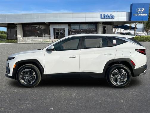 Creamy White Pearl 2026 Hyundai TUCSON Hybrid Blue SE