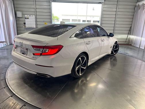 Platinum White Pearl 2020 Honda Accord Sport 1.5T