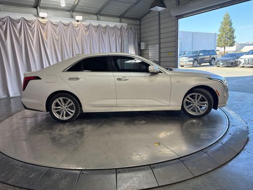 2023 Cadillac CT4 Luxury