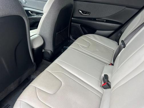 2022 Hyundai ELANTRA HEV Limited