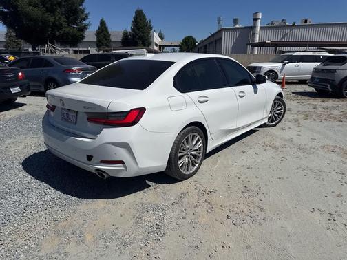 Alpine White 2023 BMW 330 330i