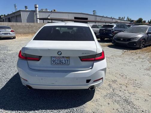 Alpine White 2023 BMW 330 330i