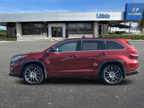 2017 Toyota Highlander SE