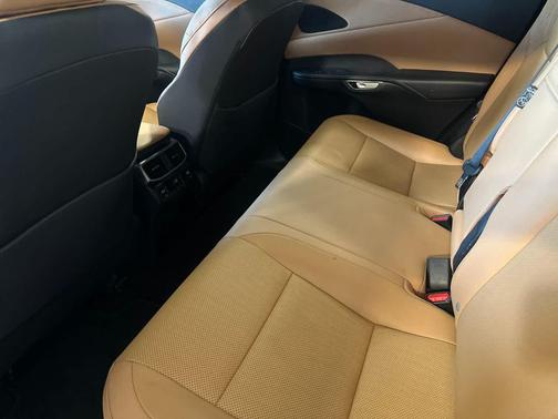 Eminent White Pearl 2025 Lexus RX 350 Premium