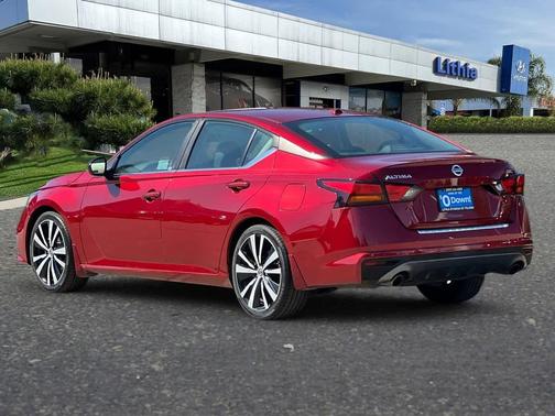 2021 Nissan Altima SR FWD