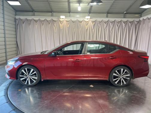 2021 Nissan Altima SR FWD