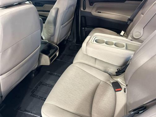 White Diamond Pearl 2018 Honda Odyssey EX