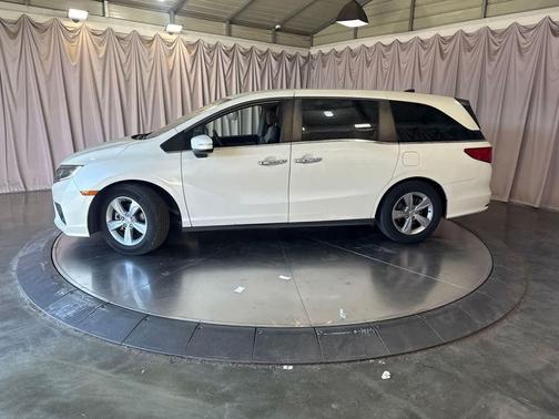 White Diamond Pearl 2018 Honda Odyssey EX