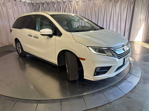 White Diamond Pearl 2018 Honda Odyssey EX