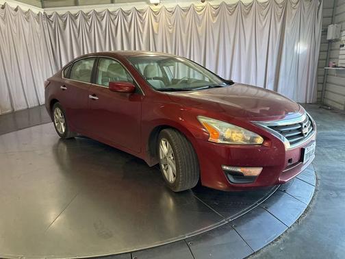Cayenne Red Metallic 2013 Nissan Altima 2.5 SV