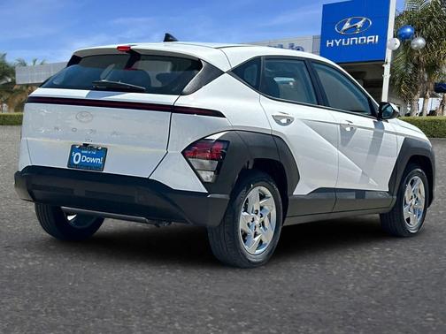 Atlas White 2026 Hyundai KONA SE