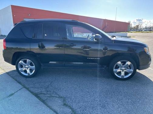 Photo 5 of 42 of 2012 Jeep Compass Limited