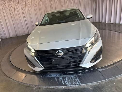 Brilliant Silver Metallic 2023 Nissan Altima 2.5 SV