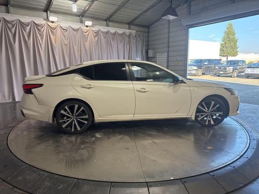 2021 Nissan Altima 2.0 SR