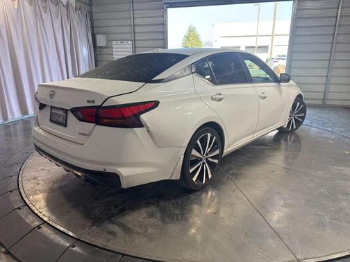 2021 Nissan Altima 2.0 SR