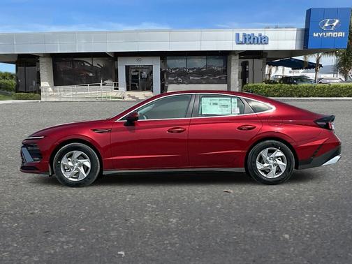 2025 Hyundai SONATA SE