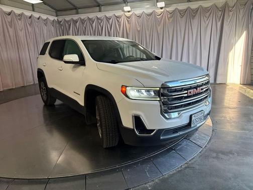 Summit White 2020 GMC Acadia SLE