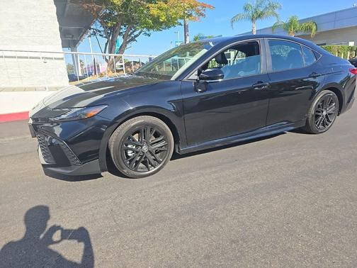 Midnight Black Metallic 2026 Toyota Camry SE