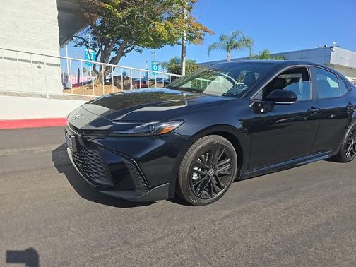Midnight Black Metallic 2026 Toyota Camry SE