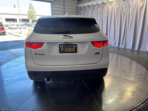 Fuji White 2018 Jaguar F-PACE 25t Premium